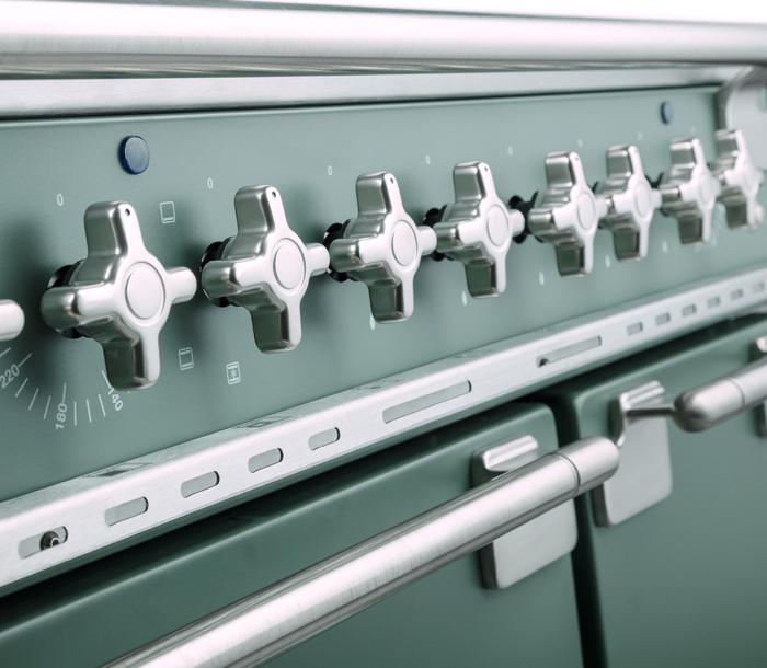 Falcon Elise fascia and control knobs